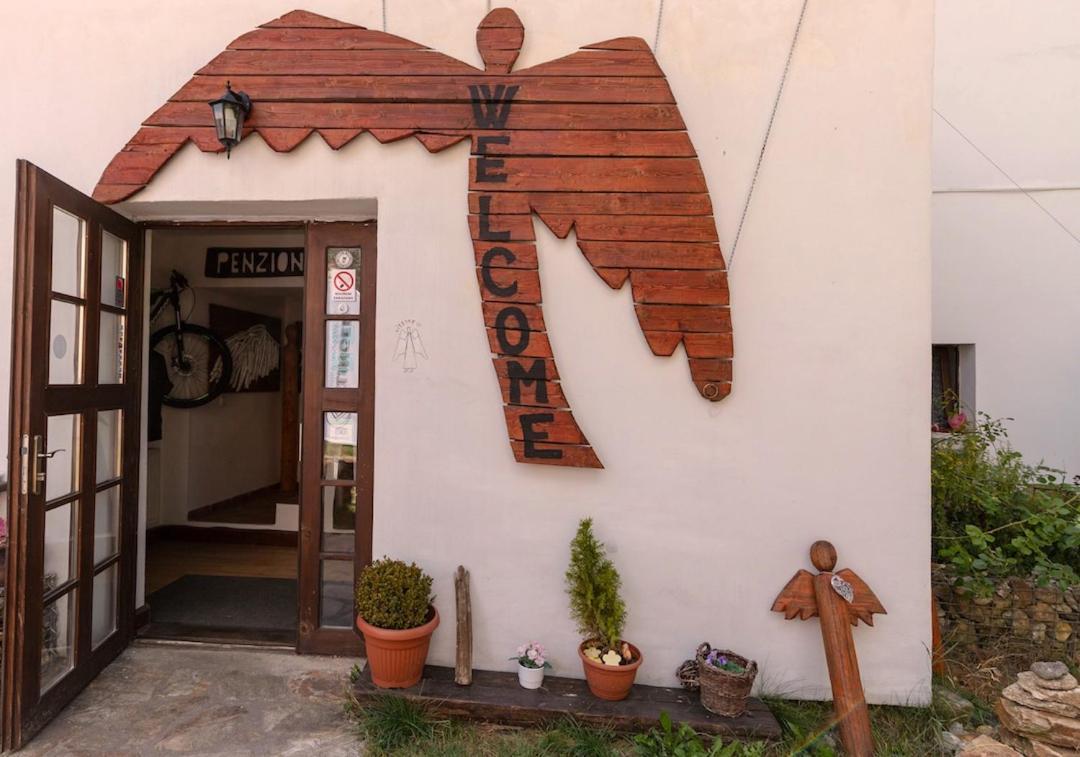 Bike Bistro A Penzion U Vsech Andelu Nove Mesto pod Smrkem Extérieur photo