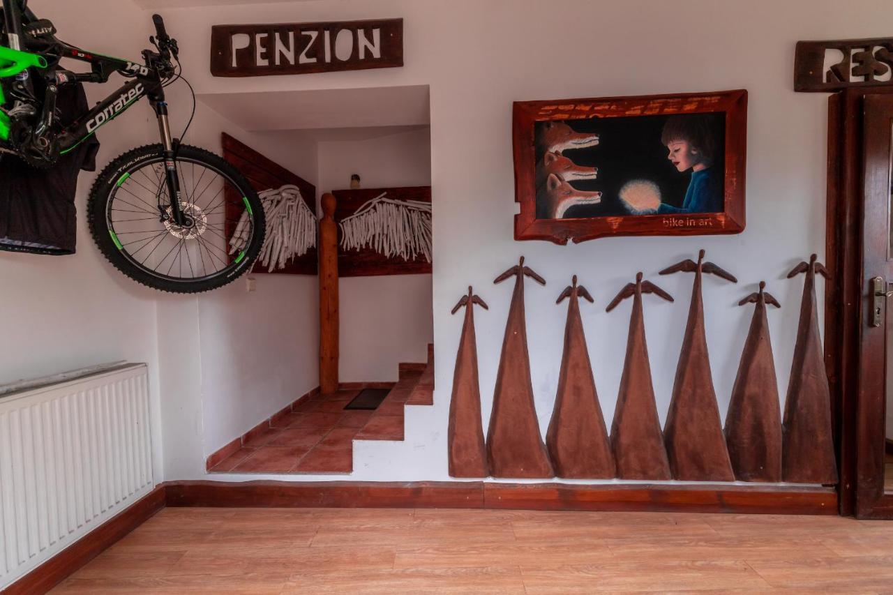 Bike Bistro A Penzion U Vsech Andelu Nove Mesto pod Smrkem Extérieur photo