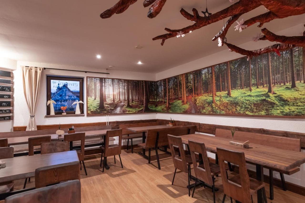Bike Bistro A Penzion U Vsech Andelu Nove Mesto pod Smrkem Extérieur photo